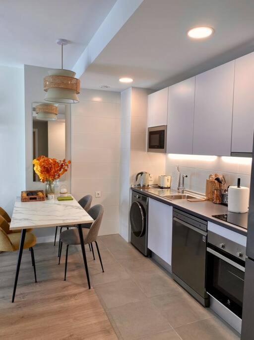 Nuevo Moderno Apartamento De Lujo 塞维利亚 外观 照片